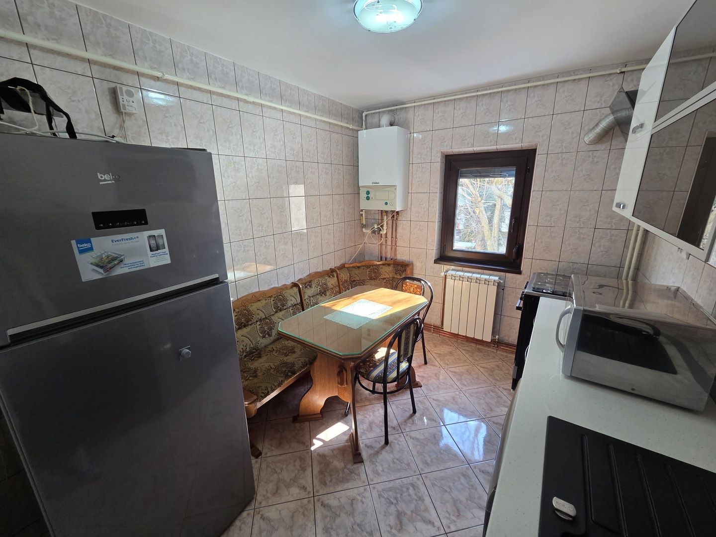 Apartament 2 camere, etaj 1, zonă excelenta - Poză 3