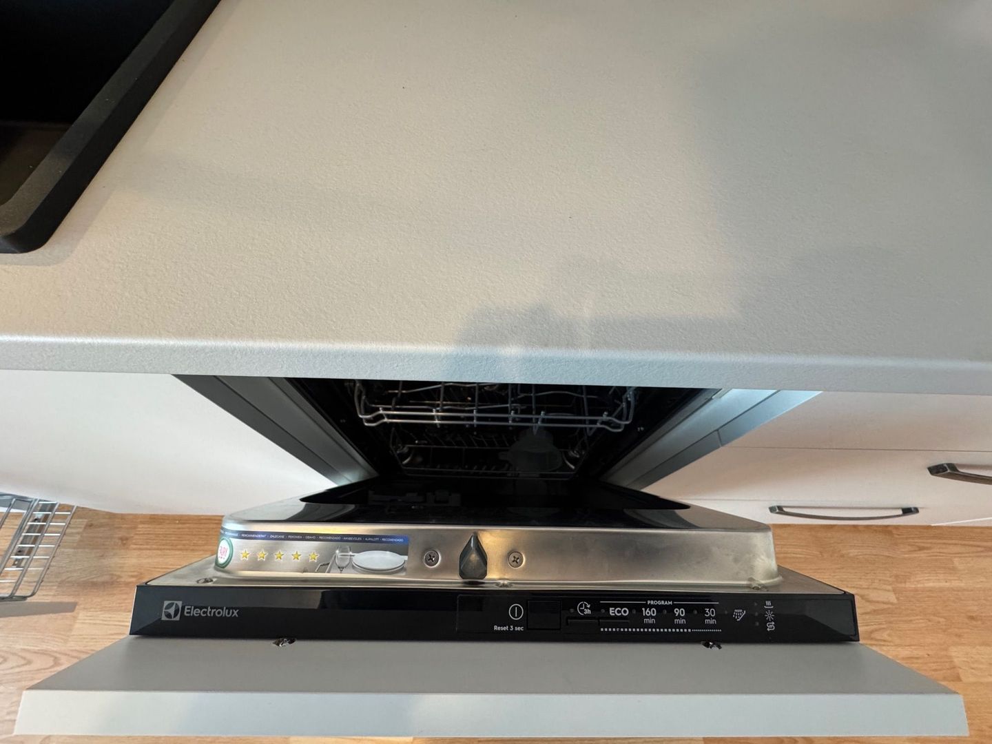 Ap 2 camere Otopeni 23 august, PRIMA CHIRIE, LUX - Poză 7