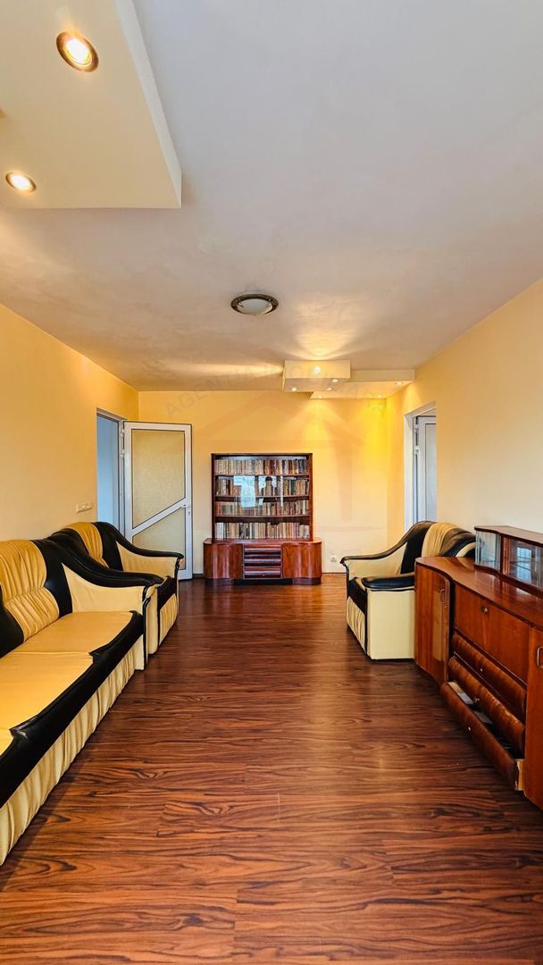 De vanzare Apartament 3 camere Tiglina 3, Galati, 75mp, et.4/4 - Poză 8