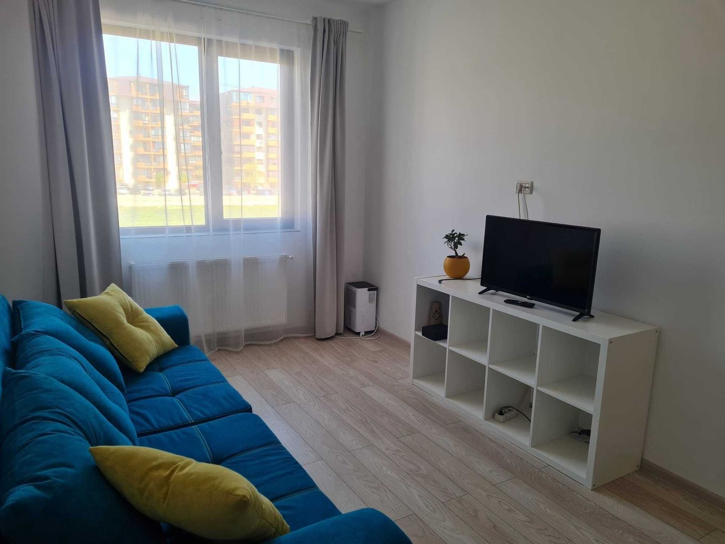 AP. 2 CAMERE SALAJ,LOC PARCARE,BUCATARIE INCHISA, MOBILAT MODERN - Poză 4