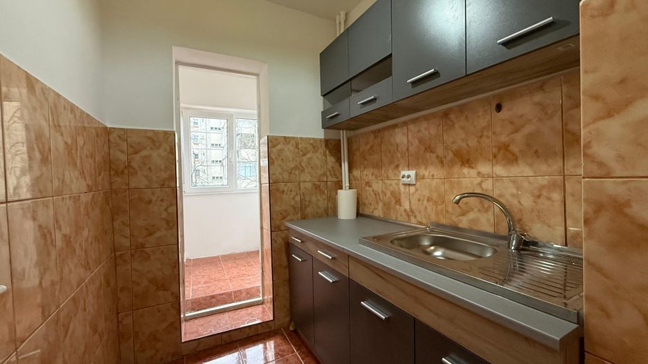 Chirie, apartament, 1 camera, 30 mp, Traian Lalescu Oradea. 250 E/lună - Poză 4