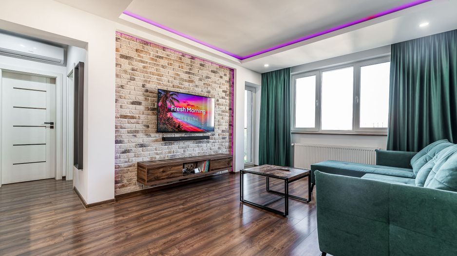 La câtiva pași de mal | 2 camere, 52 mp utili, bloc nou cu lift - Poză 1