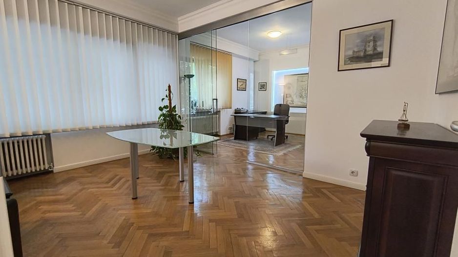 Dacia- Piata Spaniei- Birou - Poză 1