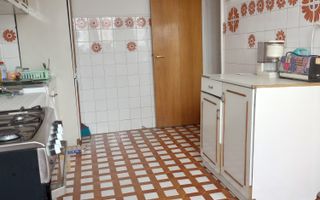 Inchiriere apatament 3 camere 2bai.zona Unirii, Rond Cosbuc,et.4din8 - Poză 6
