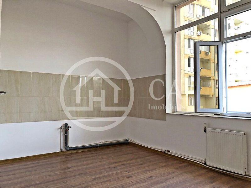 Spatiu comercial cu 7 camere de inchiriat in zona Iosia Nord, Oradea - Poză 1