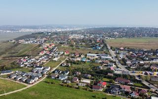 De vanzare 4500 mp Teren Miroslava deschidere la strada principala - Poză 2