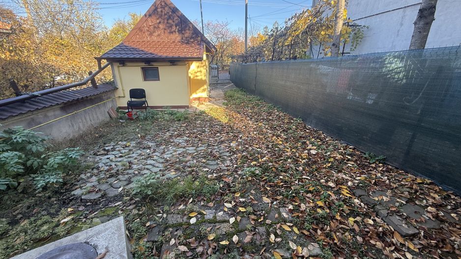 2 corpuri de Casă renovate + teren 125 mp Campina - Poză 30