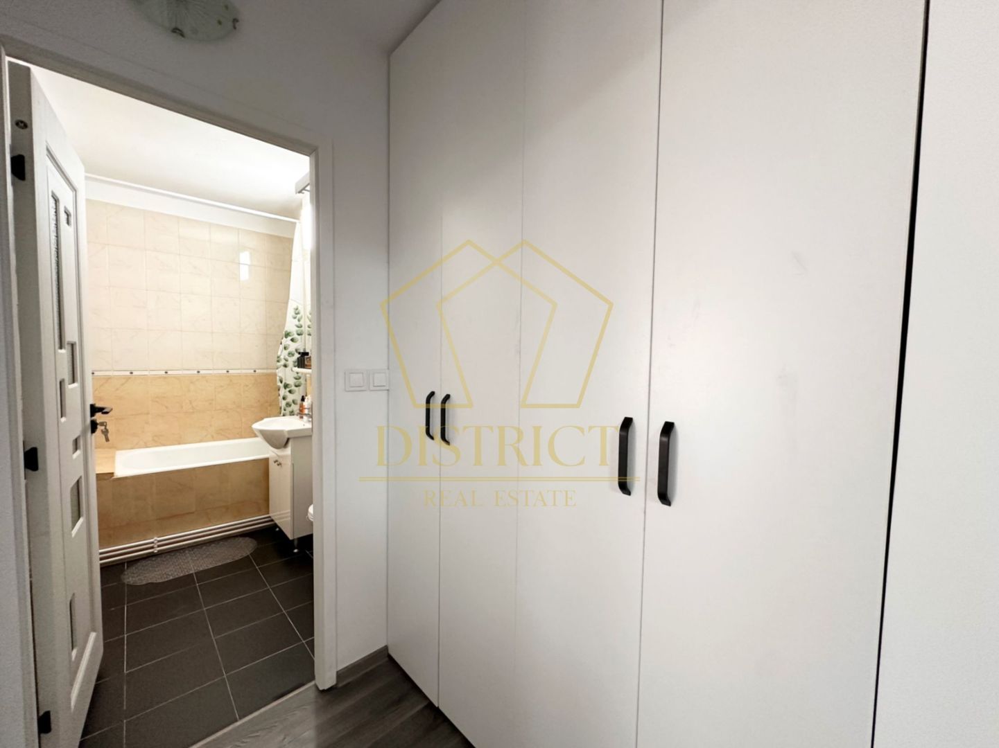 Apartament deosebit cu 2 camere | Zona Sagului | Parter - Poză 14