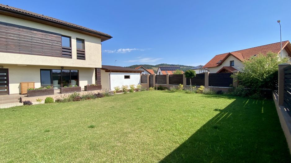 Casă individuală de vânzare în Sânpetru | Lânga rezervația naturală Lempeș - Poză 2