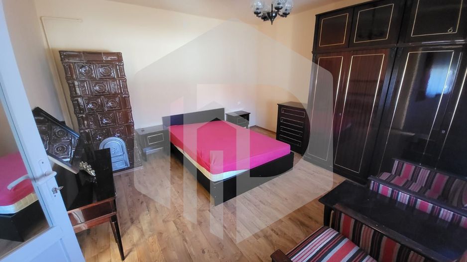 Casa in Avrig | 3 Dormitoare + Living si Bucatarie | Pivnita - Poză 9