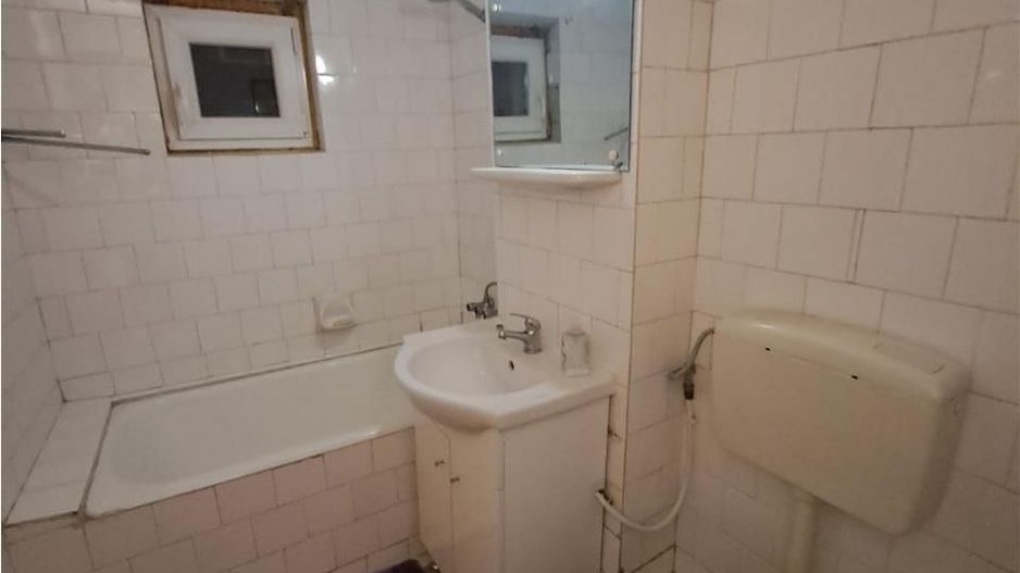 Etaj 1  Bucovina 3 camere decomandat - Poză 16