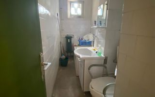 vand apartament 3 camere, etaj 2, zona Piata Sarbilor - Poză 1