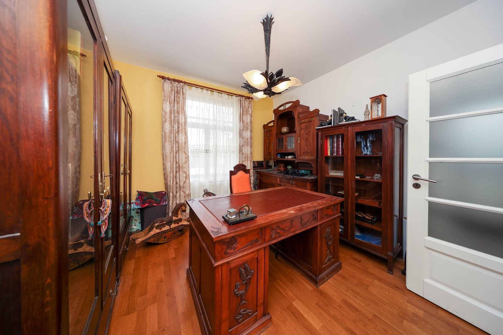 Casă deosebită de vânzare în centrul Brașovului - Poză 11