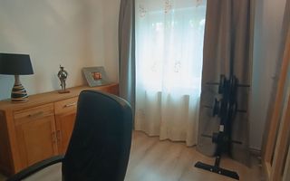 Vând apartament decomandat cu 3 camere, micro 16 - Poză 7