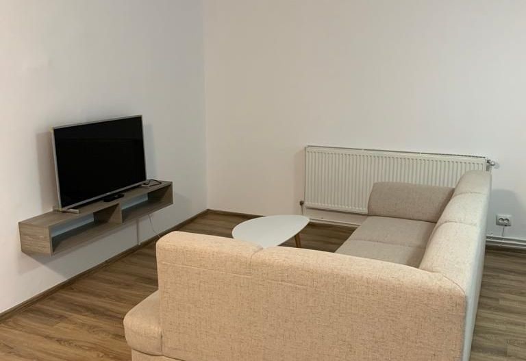 Centrul Civic, aproape de AFI, 3 camere recent renovate/mobilate, 165000 euro - Poză 3