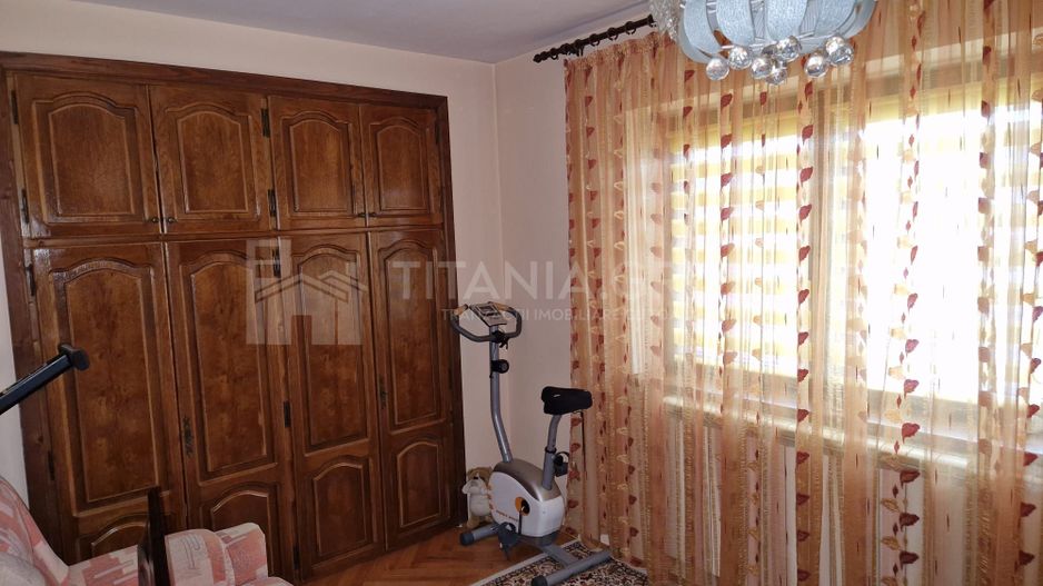 Casă spațioasă, cu teren generos – Alexandria, jud. Teleorman - Poză 12