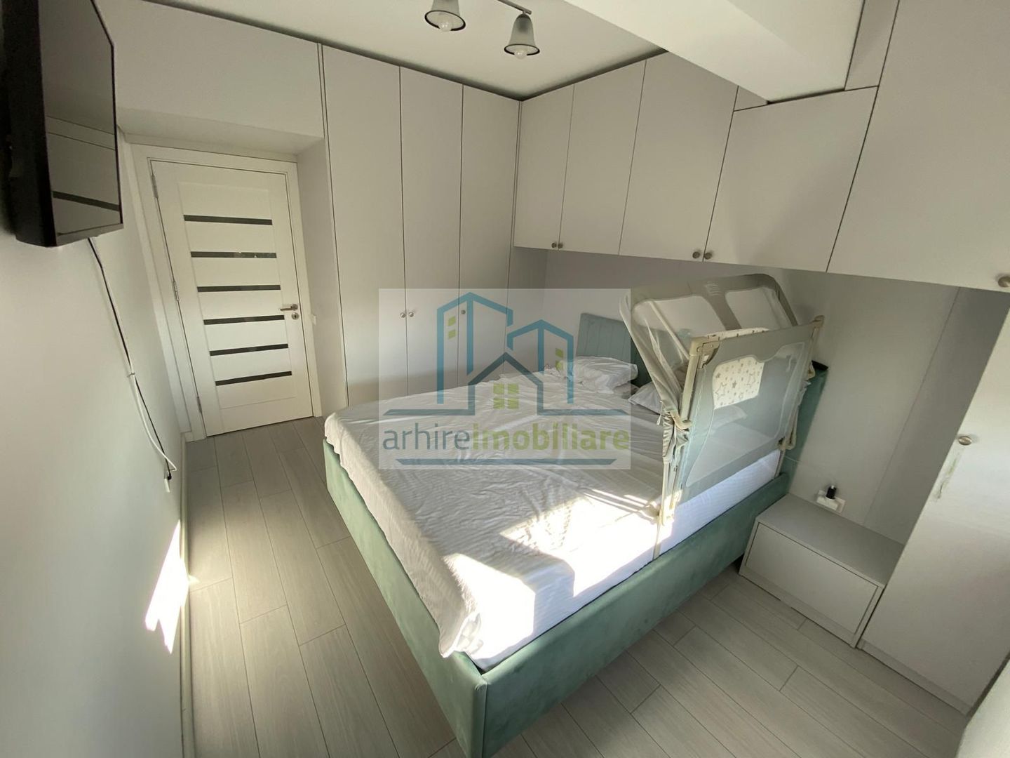 Apartament 3 camere decomandat zona Trapezului - Poză 3