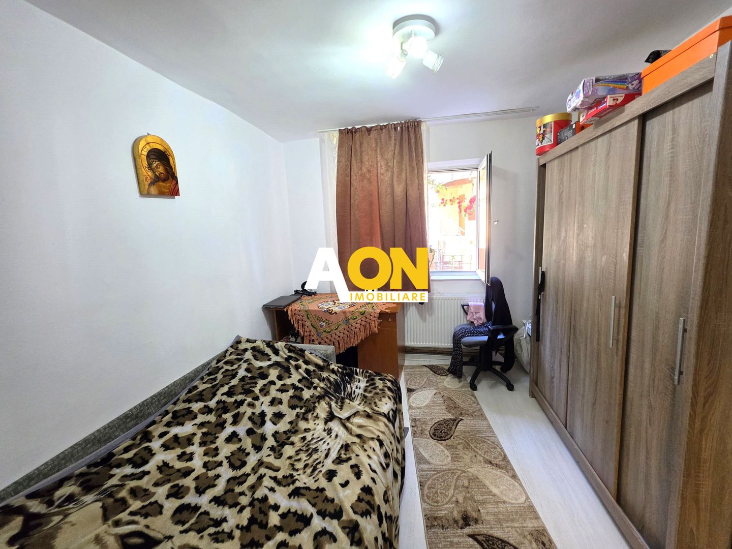 Apartament cu 3 camere, parter, boxă, acces curte, Cetate, zona Closca - Poză 6