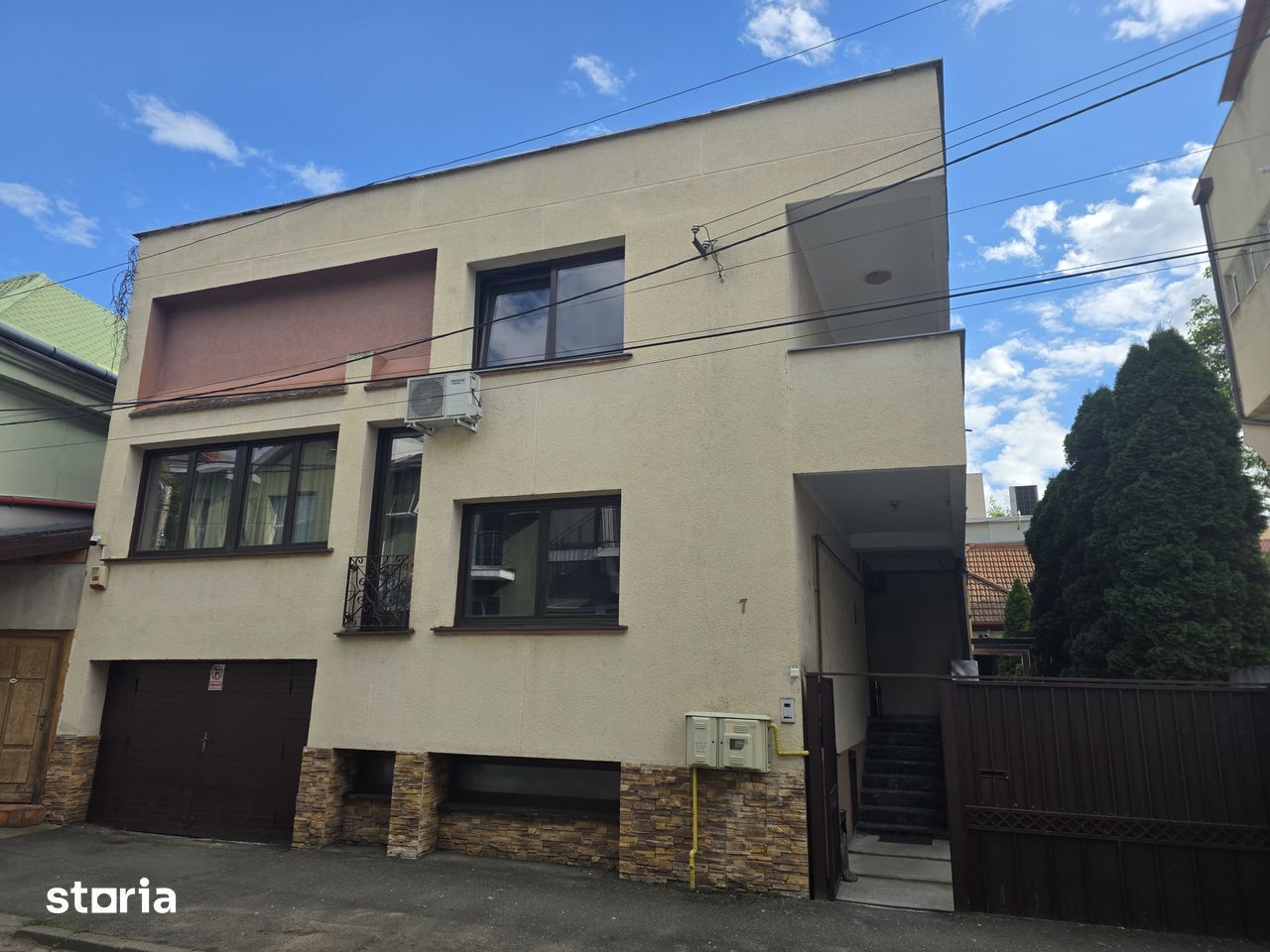 BRASADAS vinde proprietate ultracentrala, doua case 250 mp. - Poză 1