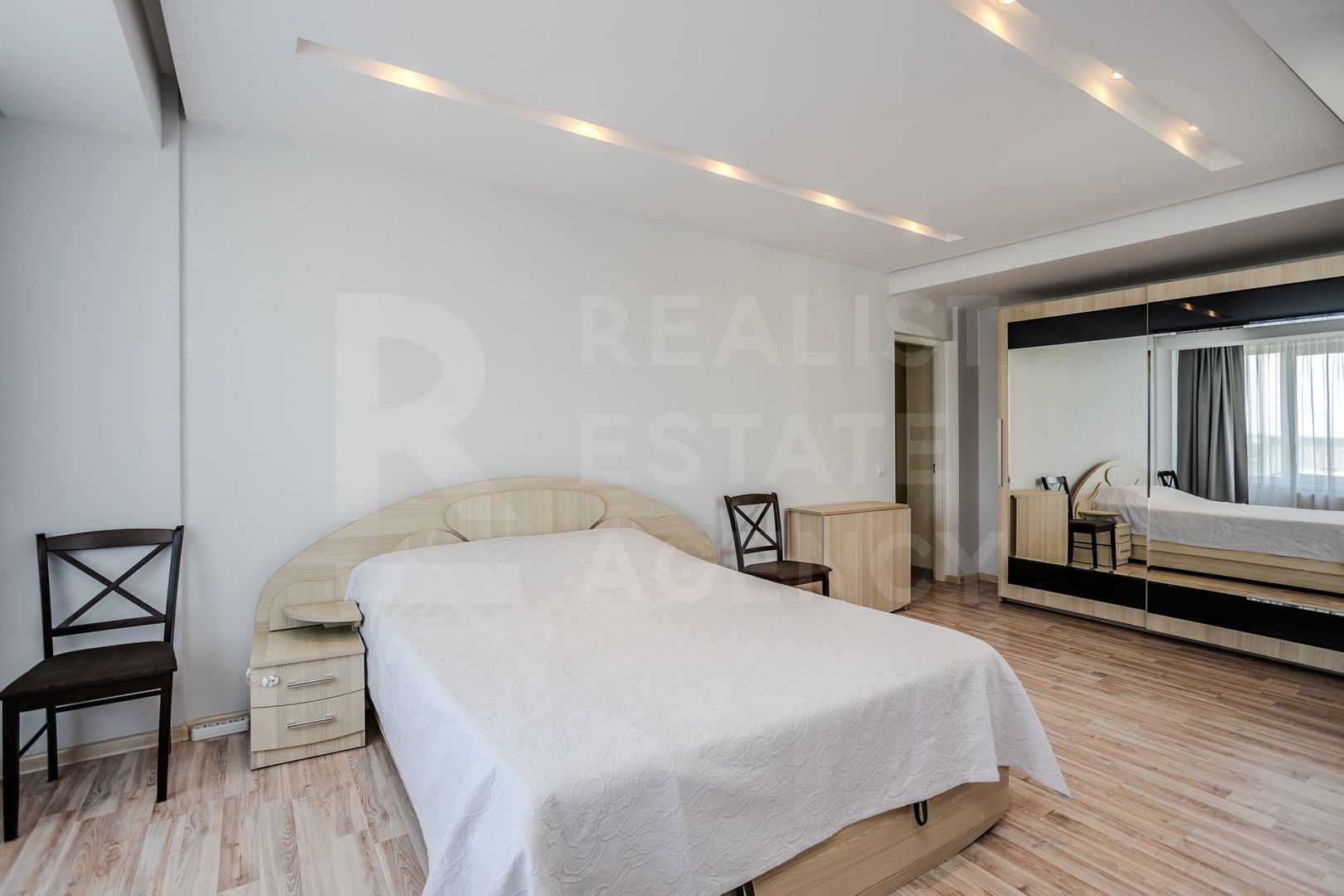 Chirie, apartament, 4 camere, str. Bucureşti, Centru - Poză 7