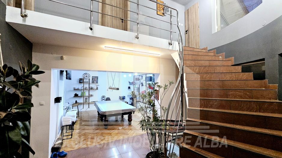 Casa individuala de inchiriat, Cetate - Poză 2