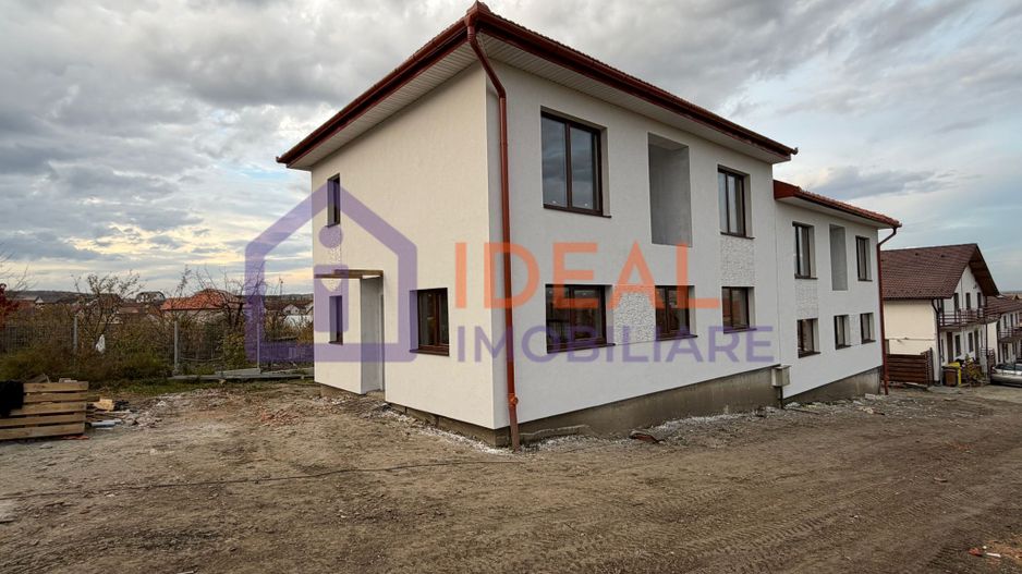 Casă modernă cu 4 camere și 300 mp de curte, in Sura Mica - Poză 1