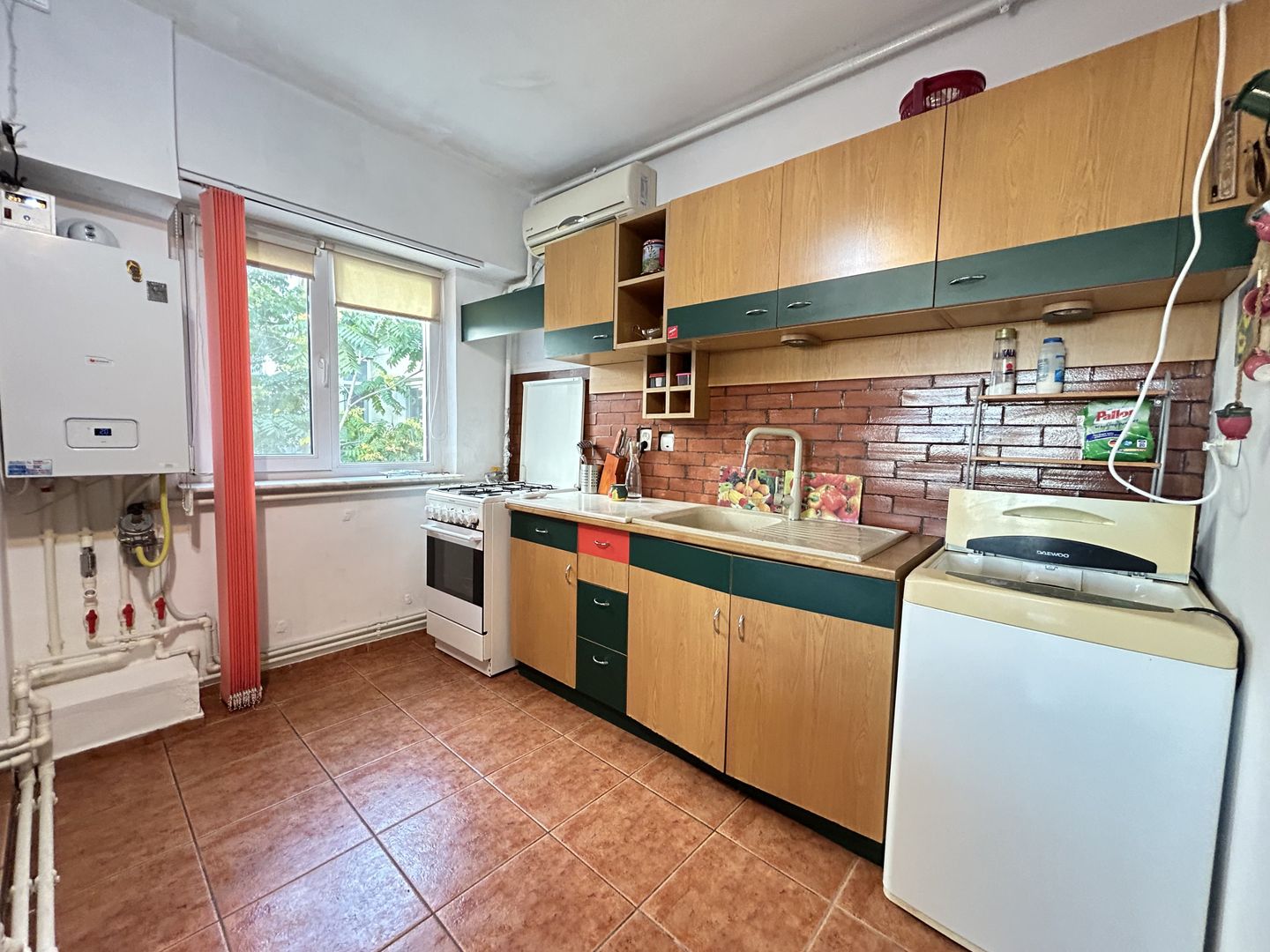 Apartament 3 camere Tomis Nord - 2 gr sanitare - centrala termica - Poză 3