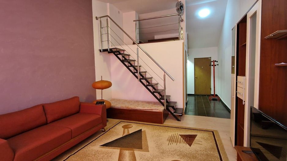 Apartament renovat cu o camera pe 2 nivele | Curte | Parcare | Grigorescu - Poză 1