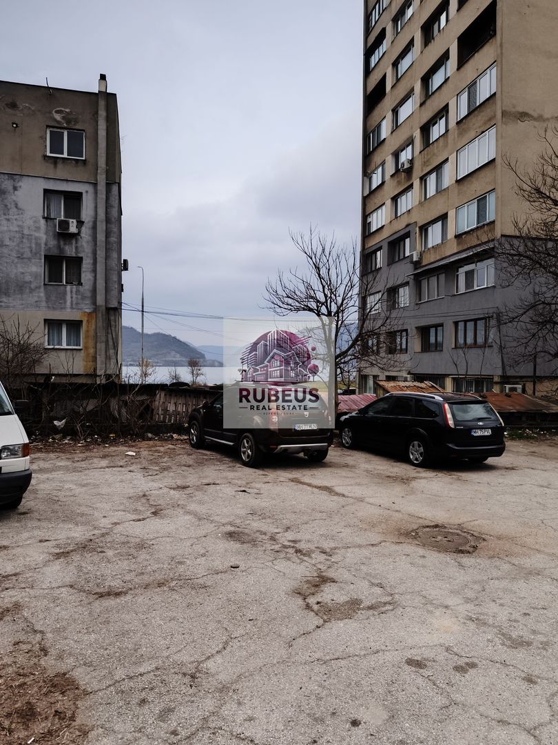 Mic la întreținere, bun la randament: apartament în Orșova - Poză 3
