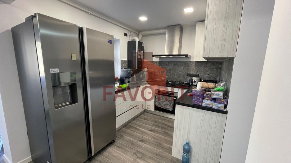 Etaj intermediar. Renovat. Mobilat si utilat - Poză 4