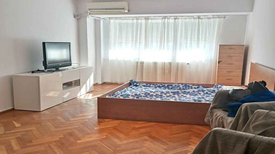 Apartament de  2 camere, 70 mp,  - Unirii-  Investitie de top - Poză 1