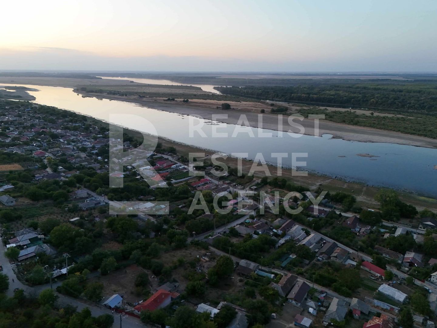 Casă de vânzare în Ostrov – 3 camere + 600 mp teren - Poză 11