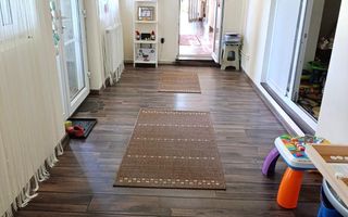 Casa individuala spatioasa si teren mare, pozitie excelenta, Sacalaz - Poză 8