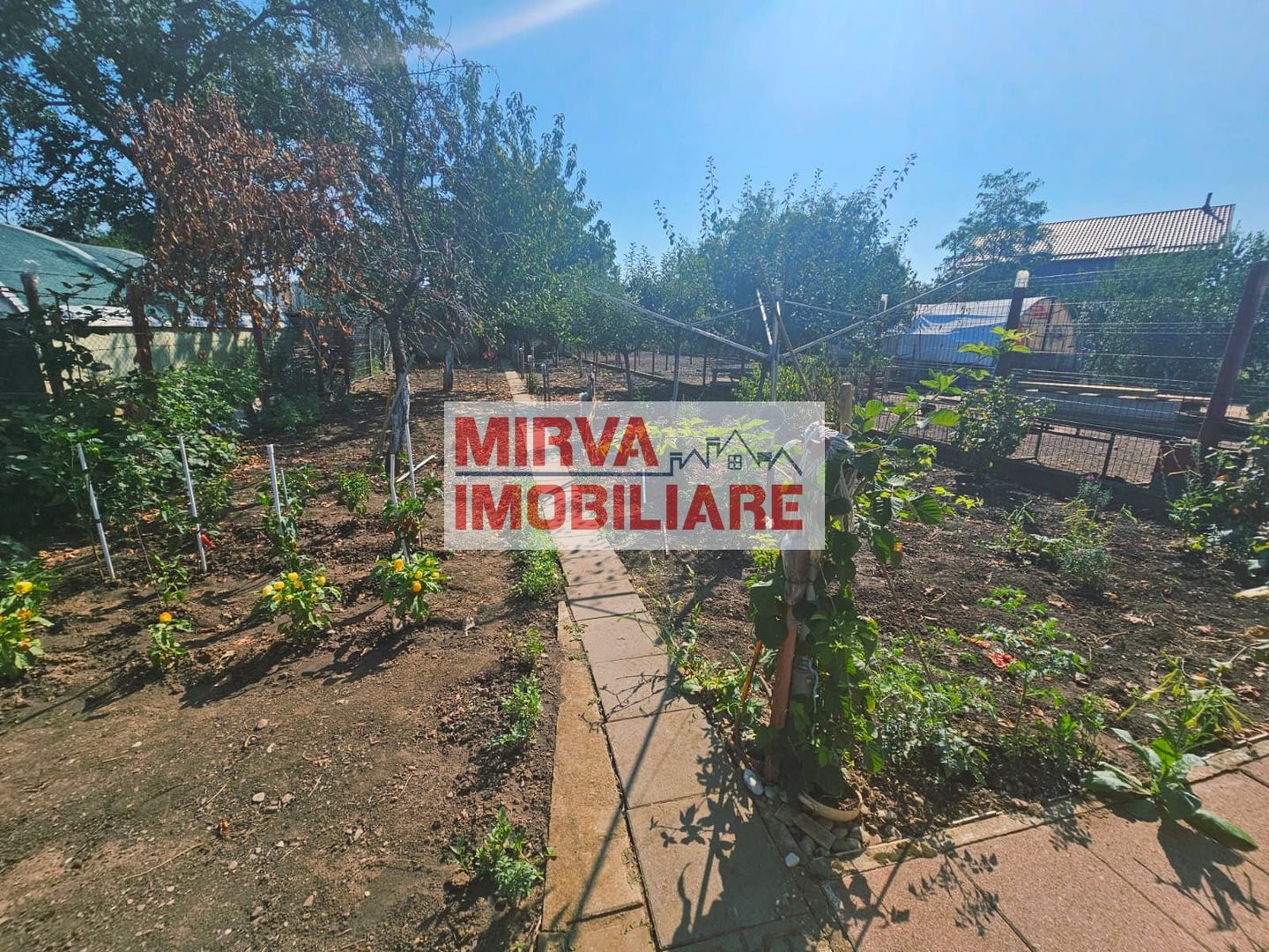 🏡 Casă spațioasă cu 9 camere în Strejnicu – pentru locuință, birouri - Poză 25