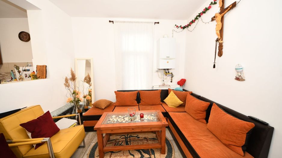 De vanzare casa cu 3 apartamente + anexa 75 mp, Comision 0% - Poză 8