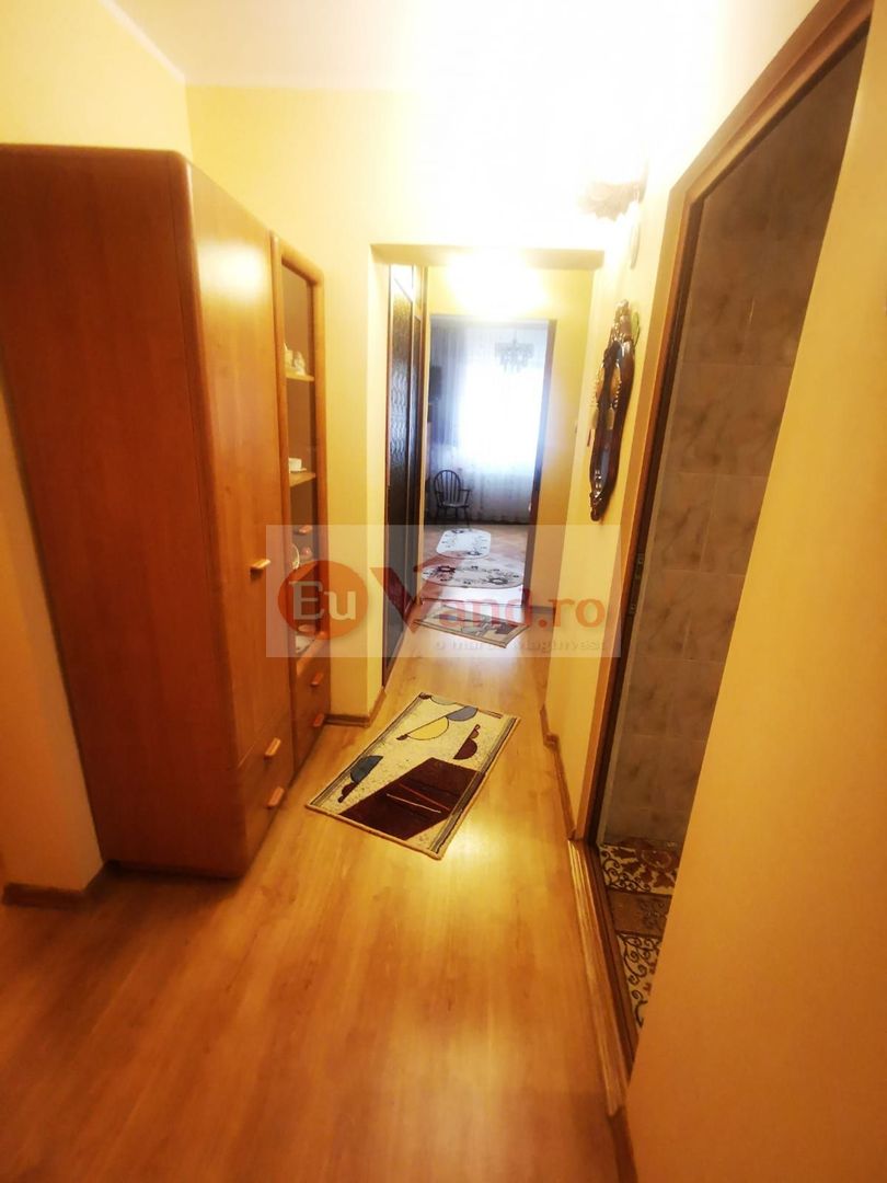 De vanzare apartament cu 3 camere Mazepa 1, BR-uri, etaj 4/10, 98.000 E - Poză 4