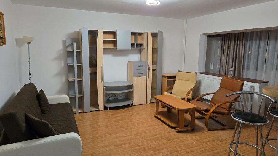 Închiriez apartament 2 camere, Mall Vitan, mobilat, metrou 4 minute - Poză 3
