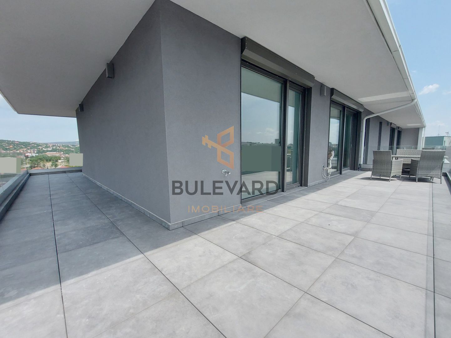 Penthouse cu terasa de 54 mp, zona strazii Anton Pann! - Poză 1