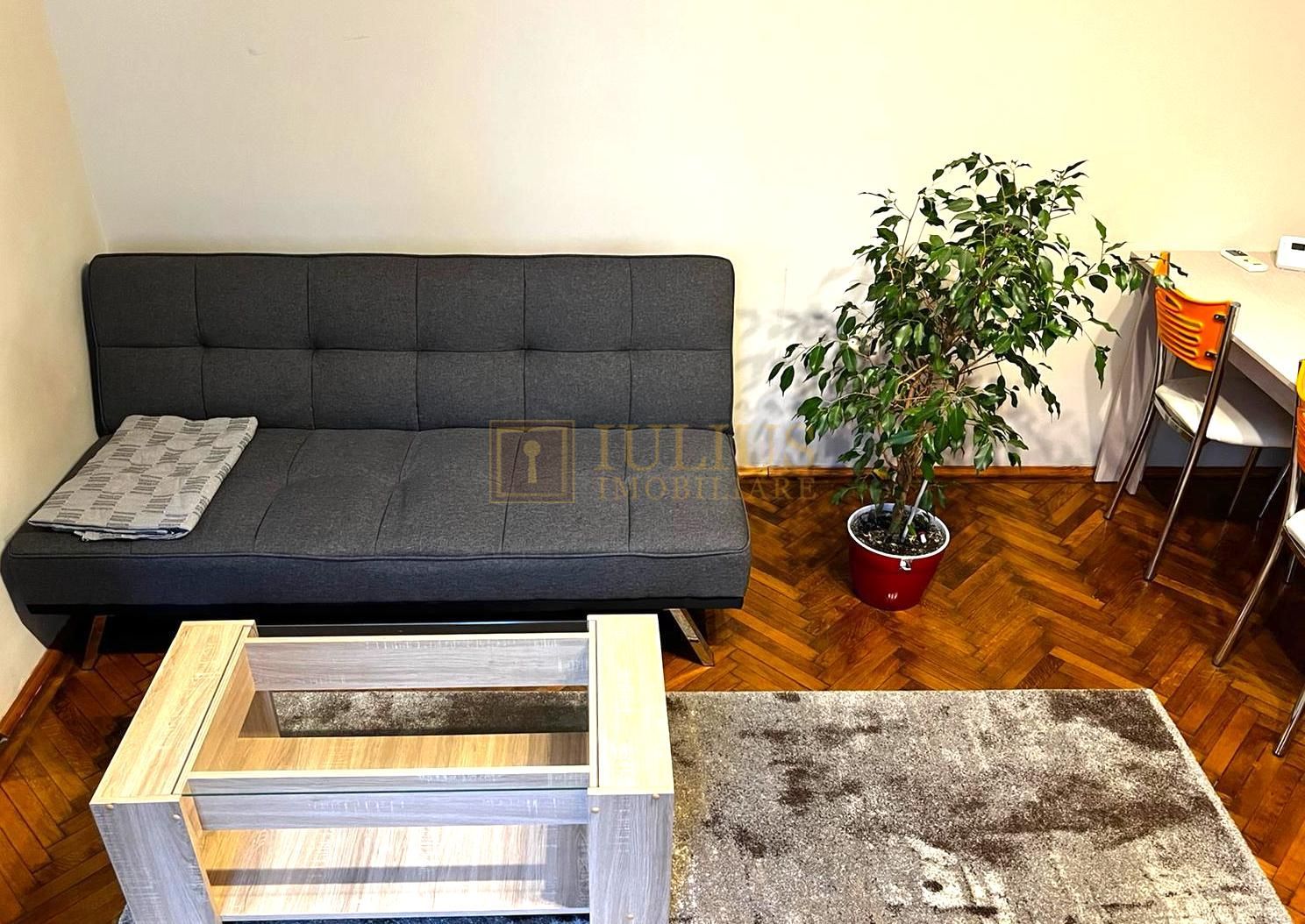 Ultra-central, 2 dormitoare, centrala proprie, langa UMFT. - Poză 3