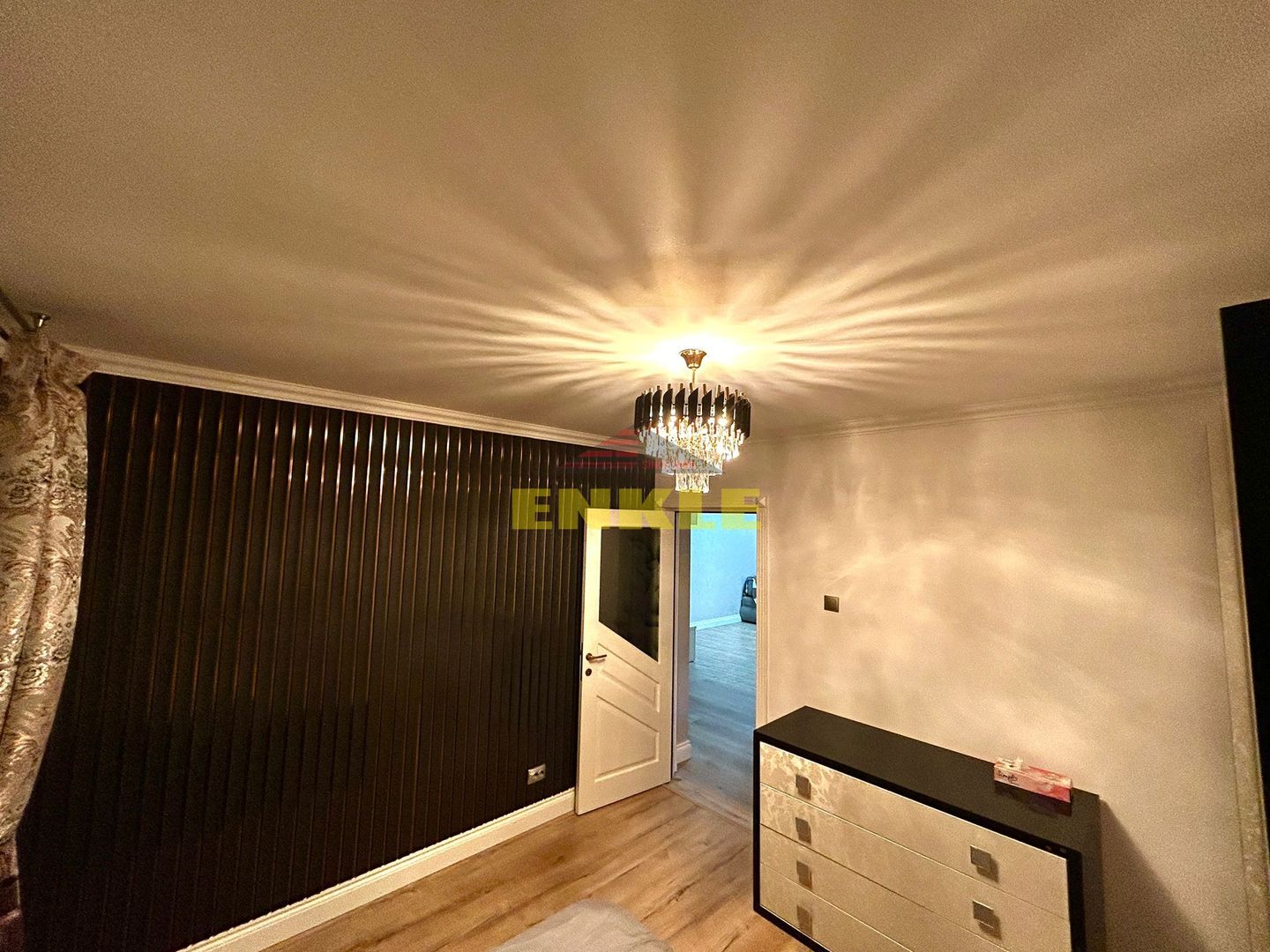 De vanzare apartament cu 3 camere, zona Piata Mare. - Poză 6