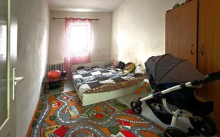 Casa la curte, Posibilitate de masardare, Central!! - Poză 4