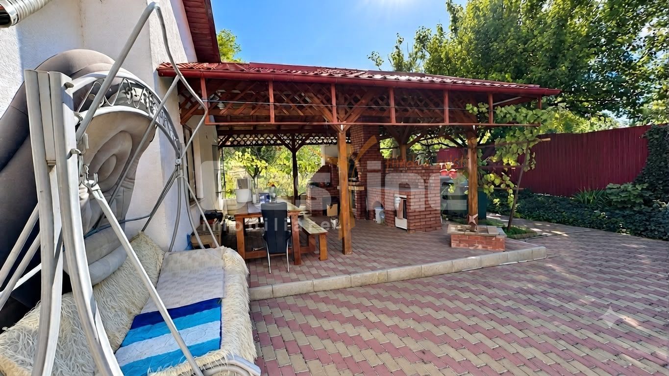 Casa spatioasa cu teren de 800 mp, Muntenii de Jos - 5 camere - Poză 8