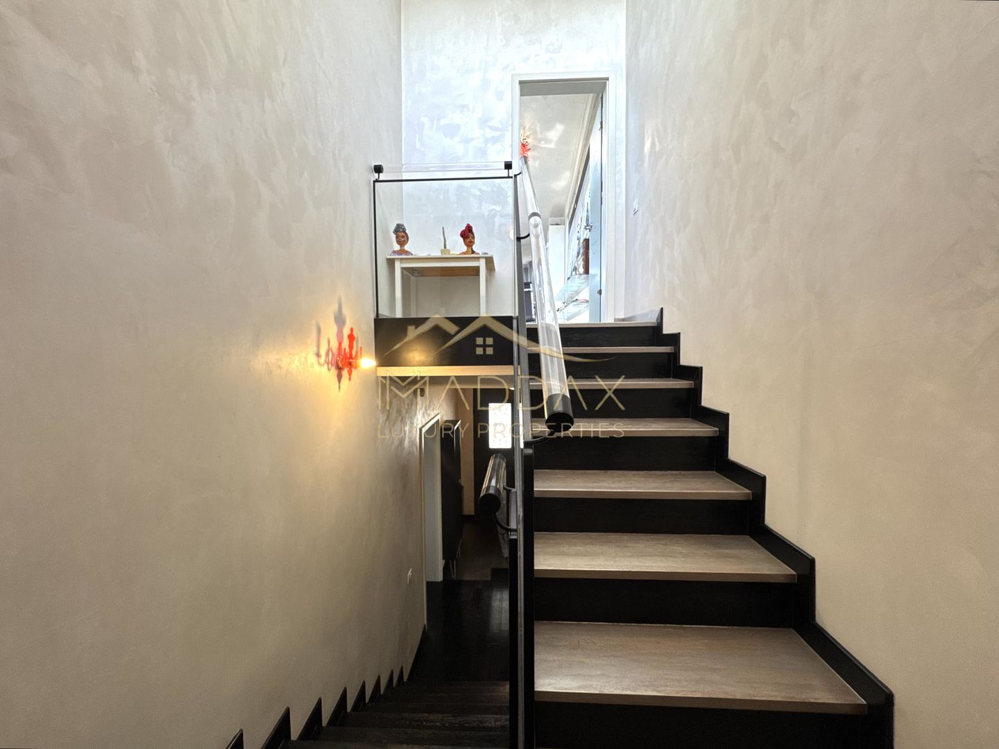 Vila cu 5 camere *344mp* + 800mp Teren // Zona Bucurestii Noi - Poză 44