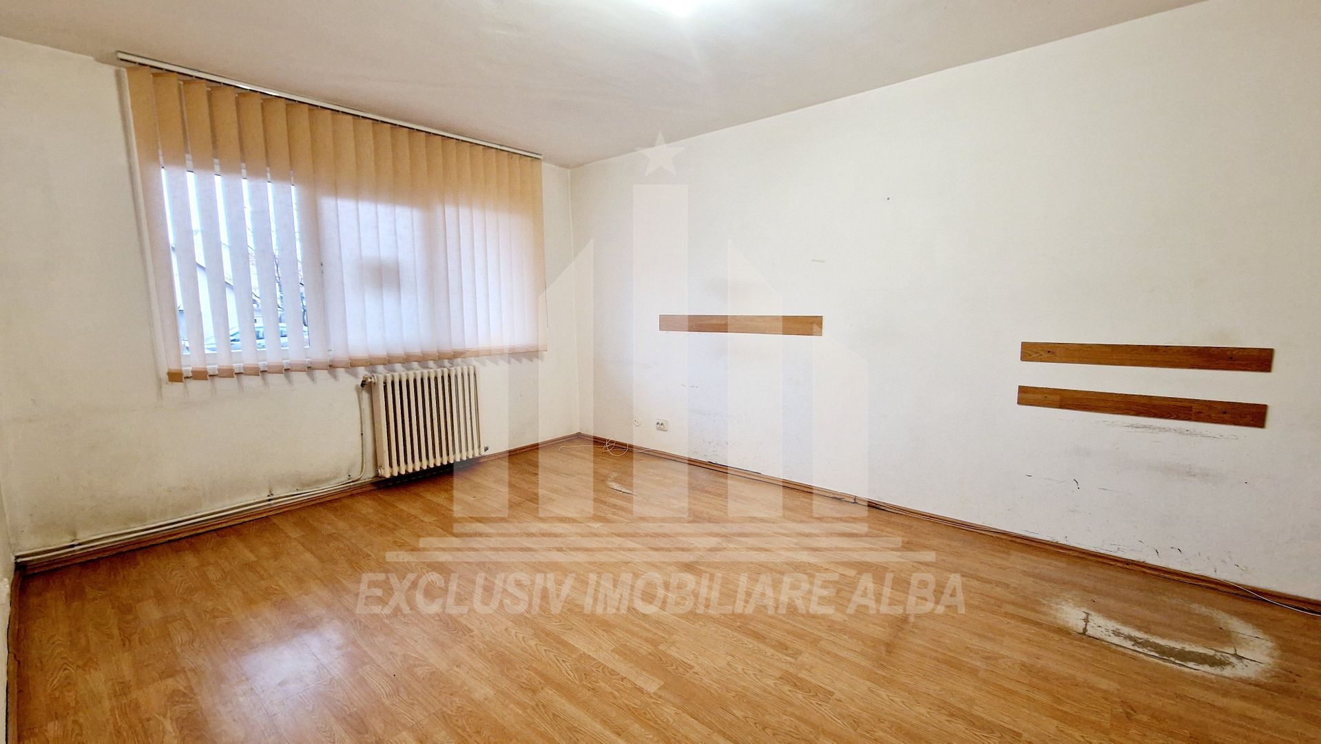 Vand apartament 2 camere decomandate in Cetate - Poză 2