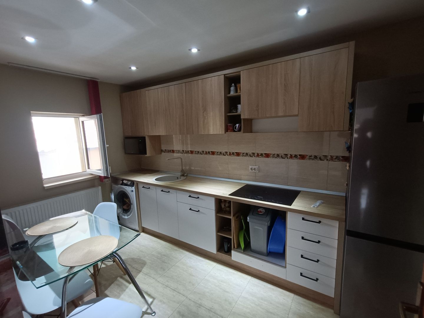 Casa cu 3 camere, 150 mpu, mobilata, utilata, garaj, curte, Ampoita - Poză 13