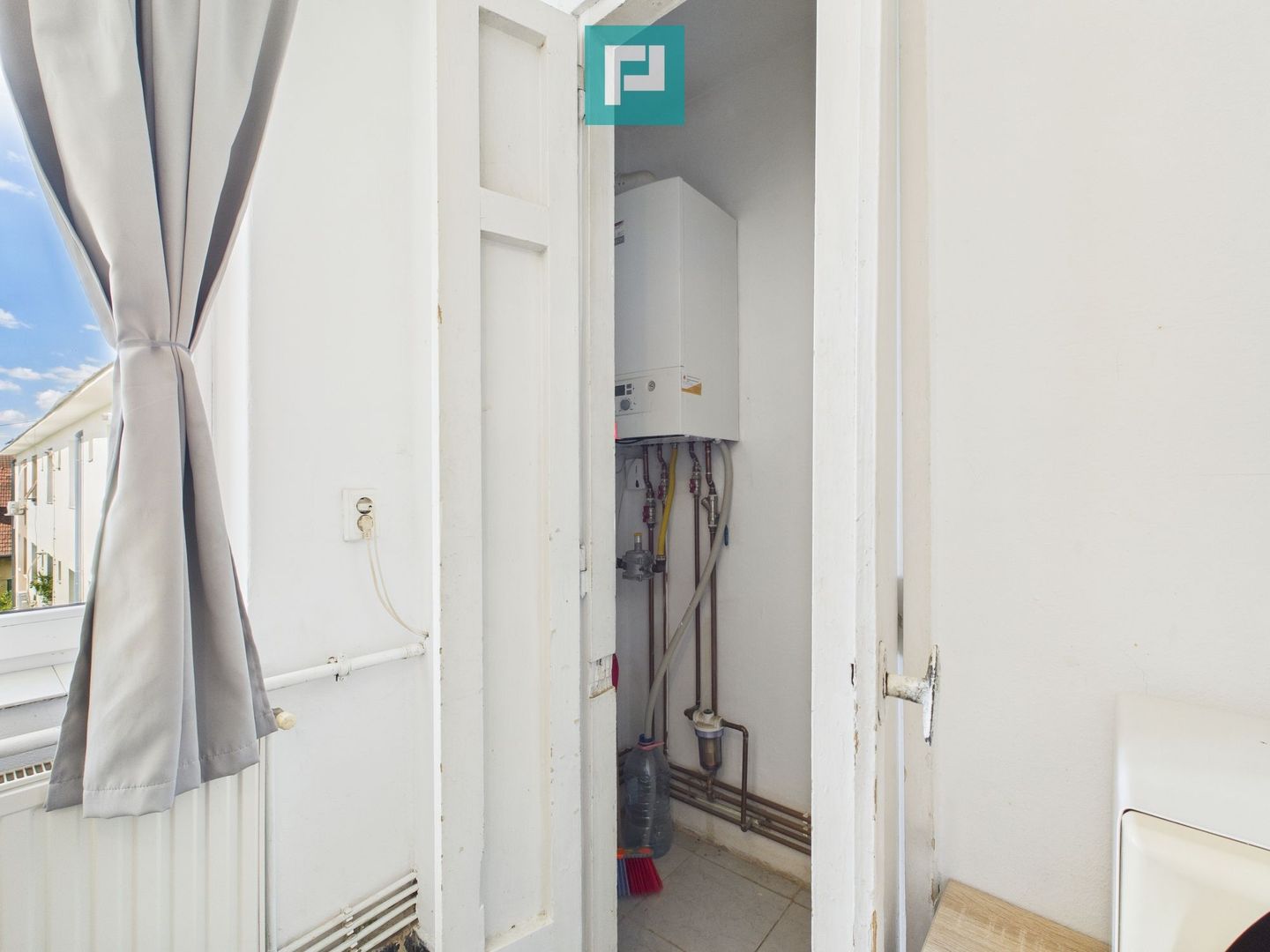 Apartament intr-o zonă centrală a Timișoarei - Poză 10