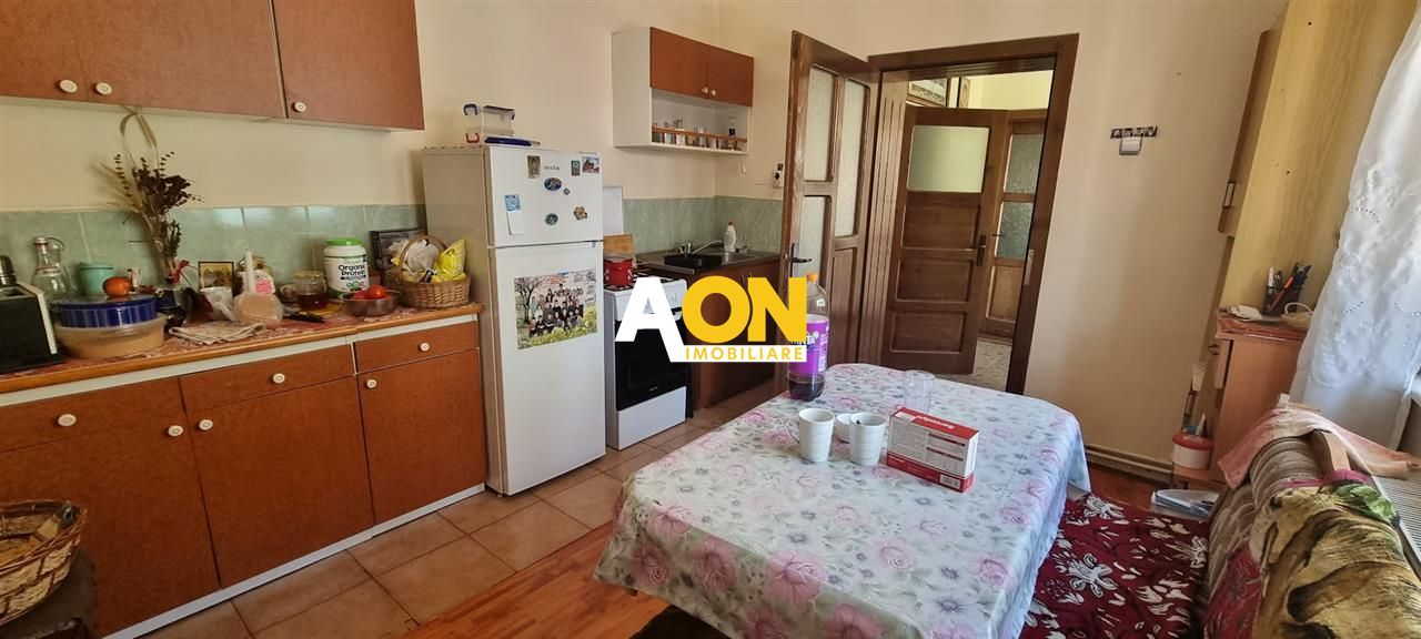 Casa individuala, 2 Camere, zona Poarta I,  300mp teren - Poză 1