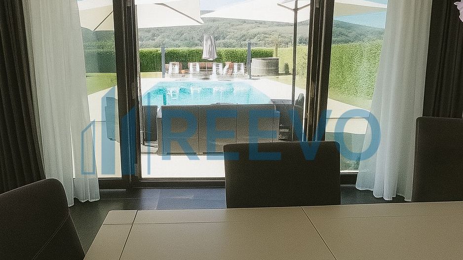 Proprietate Premium cu Două Case și Piscină în Hemeiuș - Poză 20