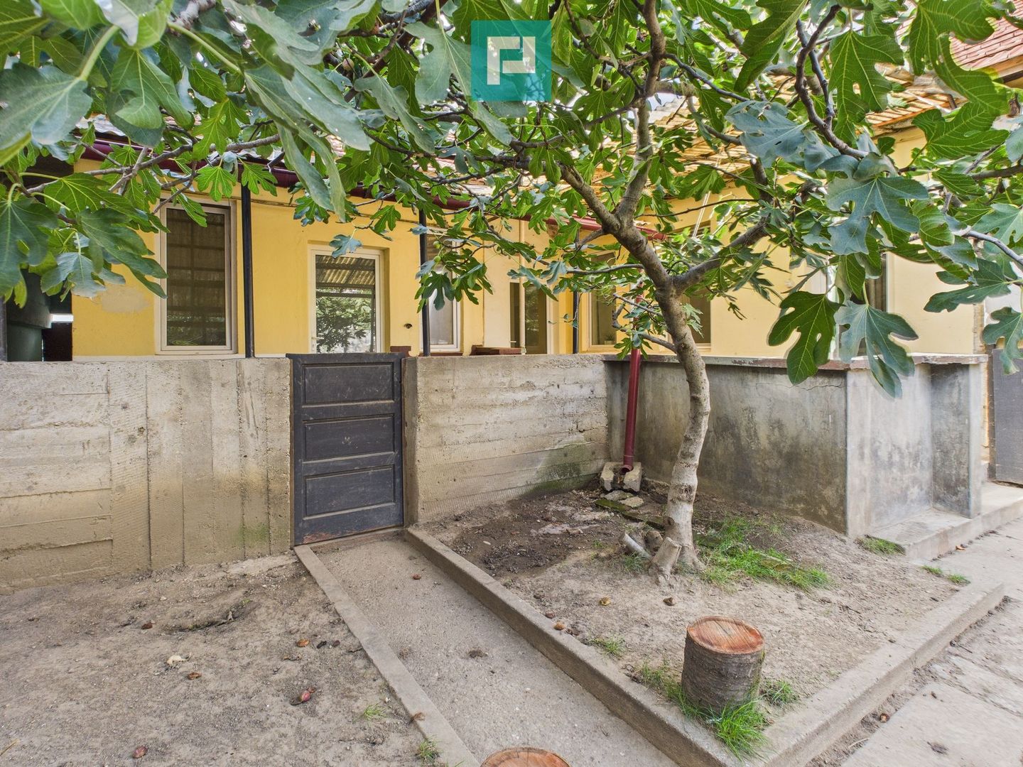 Casa cu 4 camere zona Funcționarilor - Poză 1