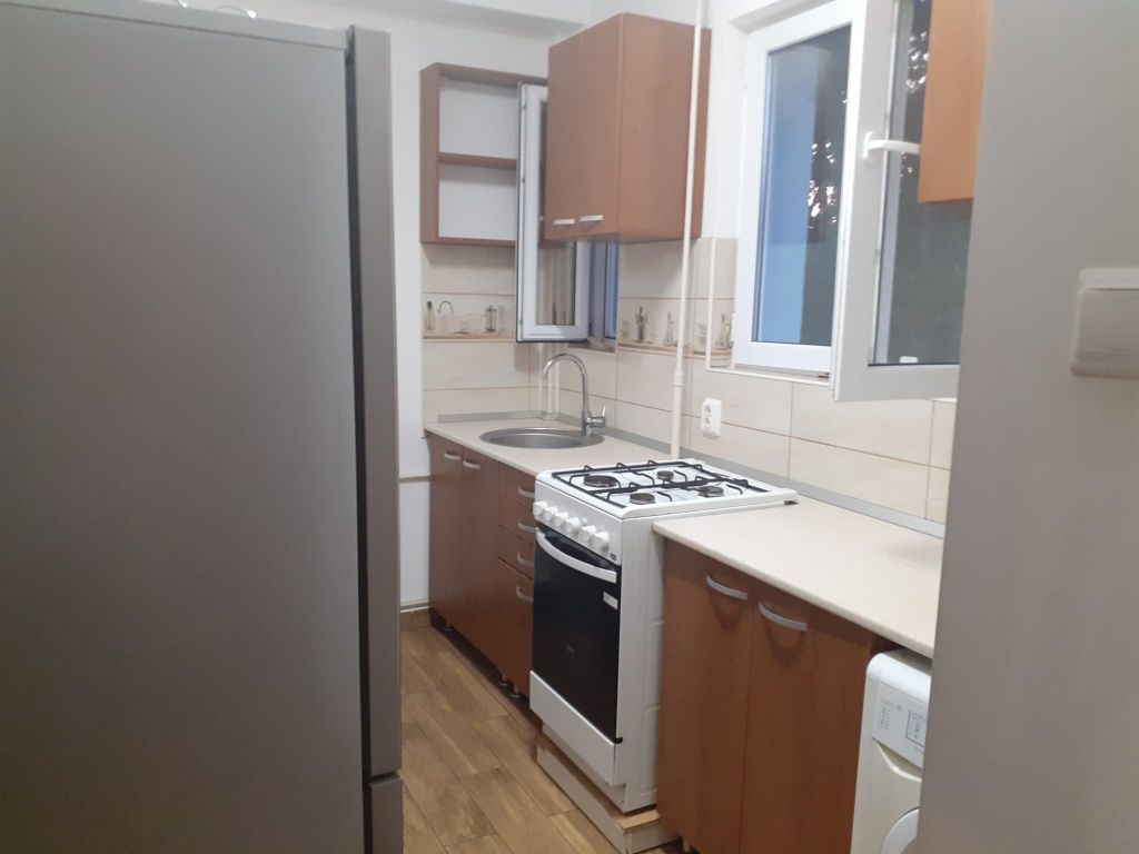 Închiriez apartament cu doua camere - Poză 8